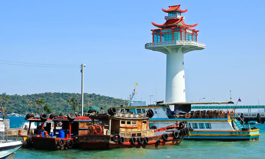 เกาะสีชัง ที่เที่ยว